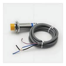 Sensor Capacitivo PNP LJC18A3-BZ